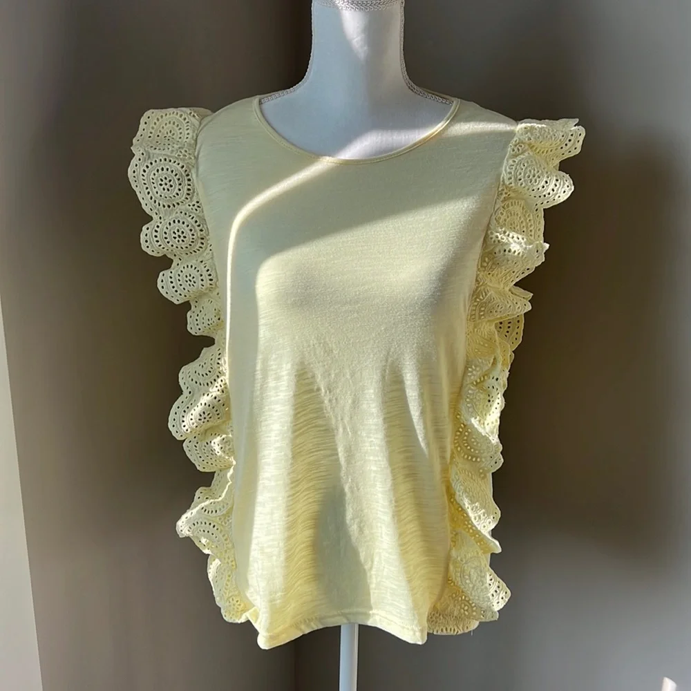 Doe & Rae Ruffle Top - Picture 2 of 10